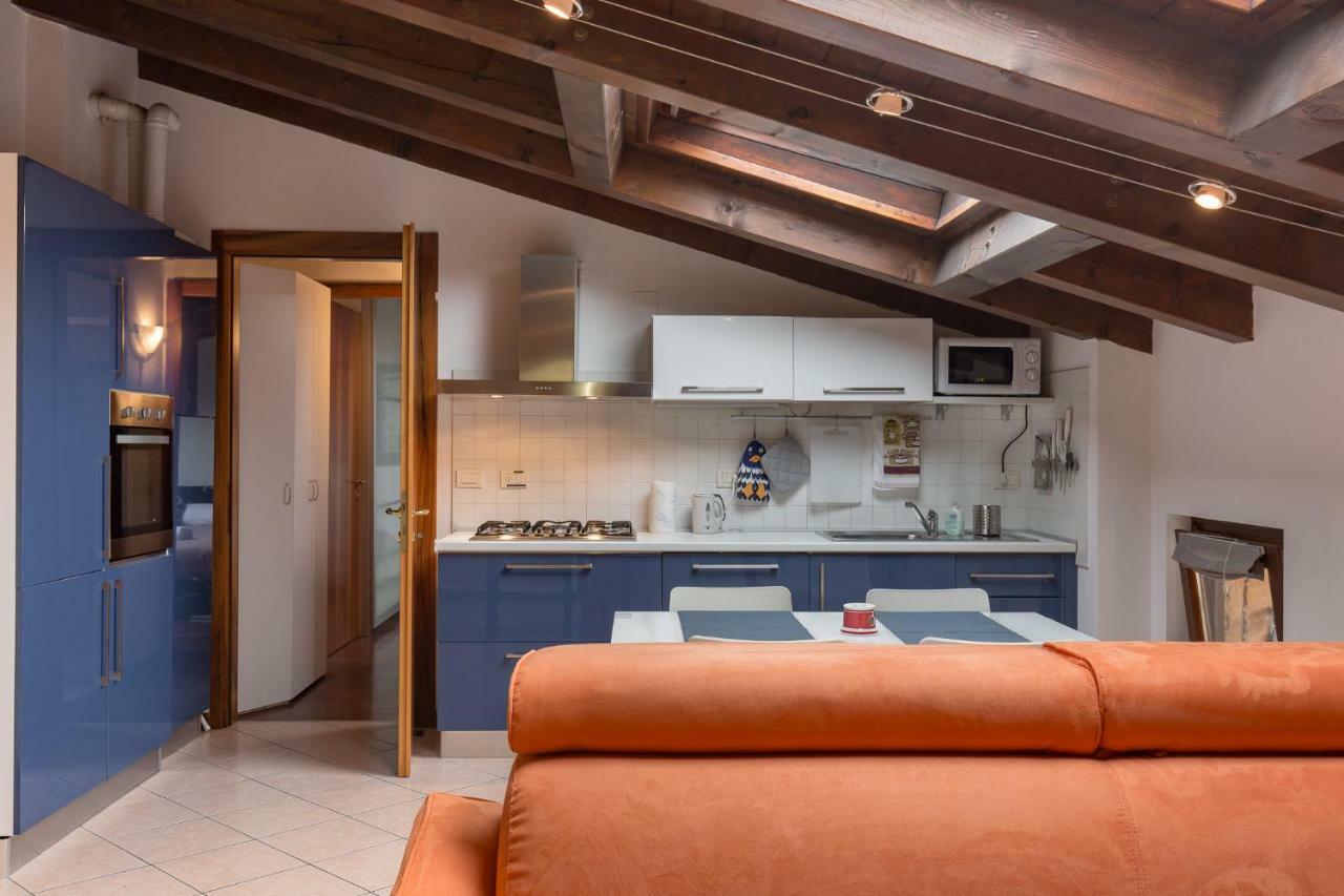 La Mansarda Di Giulietta Apartment Verona Luaran gambar